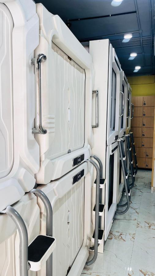 Astropods Hotel Mumbai Luaran gambar