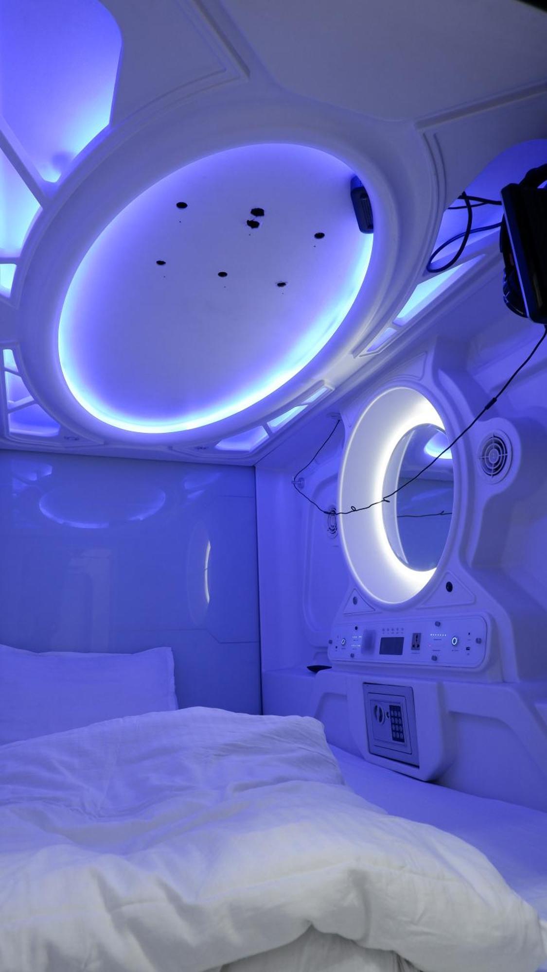 Astropods Hotel Mumbai Luaran gambar
